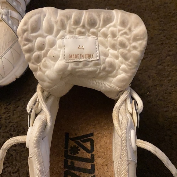 Versace Trigreca - Picture 3 of 3